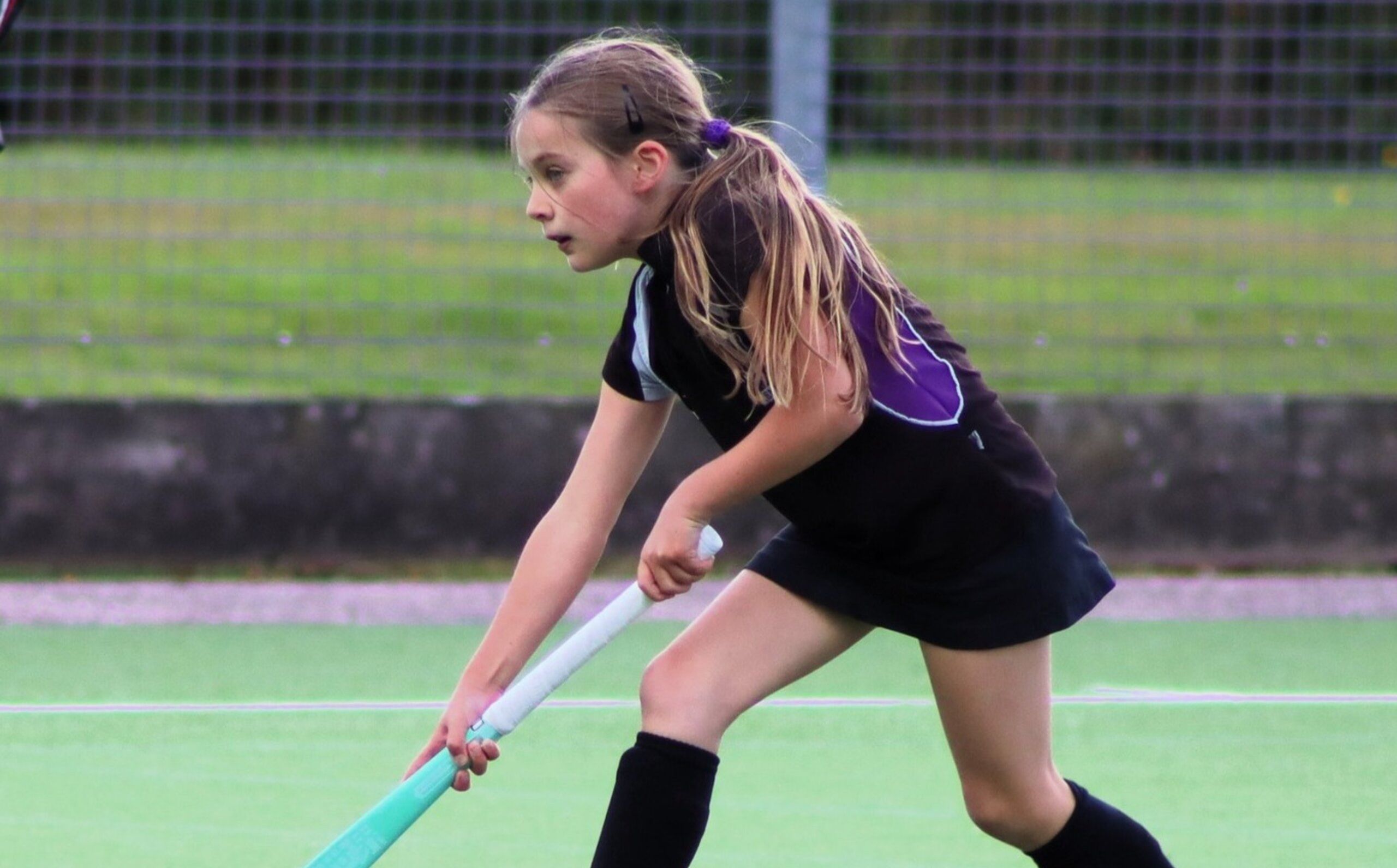 girl playing hockey blundells pre school private prep school in devon